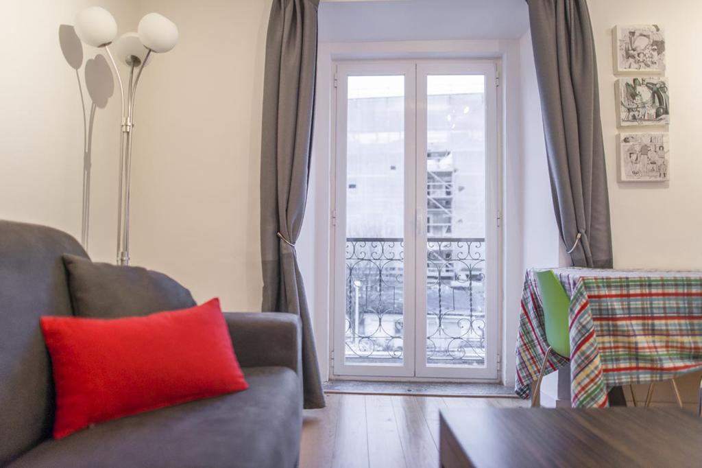 Apartamento Martires Da Patria Lisbon Luaran gambar